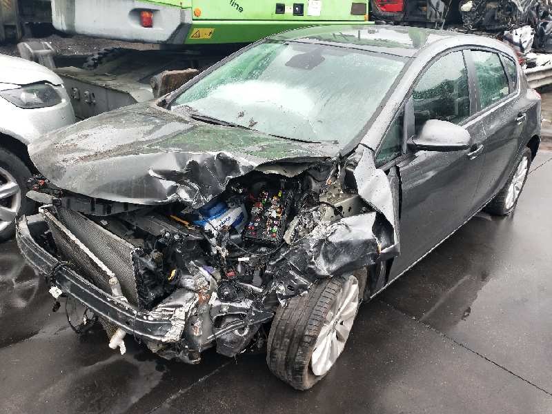 opel astra j lim. del año 2011