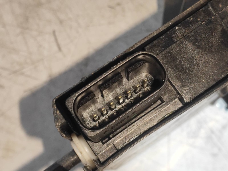 Recambio de motor cierre centralizado trasero izquierdo para peugeot 308 business line referencia OEM IAM 9810309980  