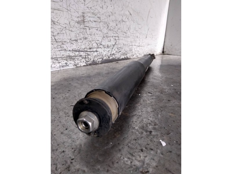 Recambio de amortiguador trasero derecho para peugeot 308 business line referencia OEM IAM 9806084880 03081000812 