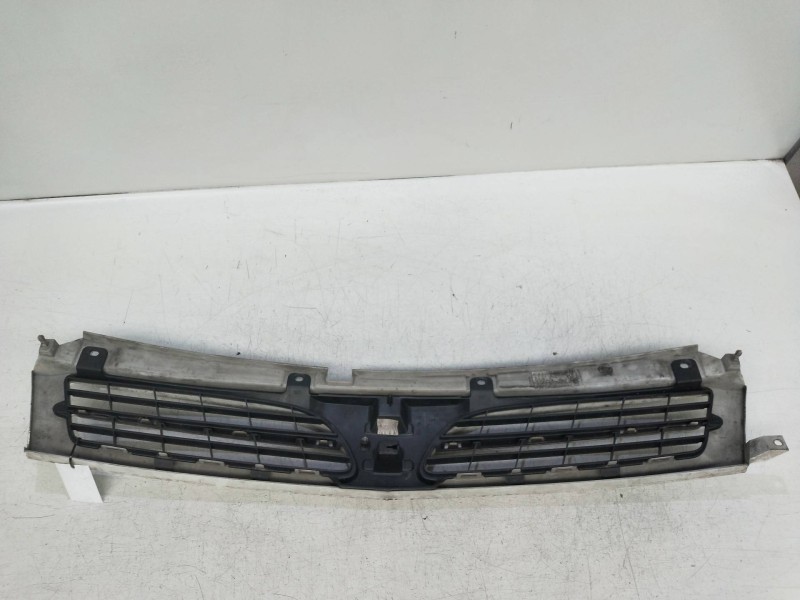 Recambio de rejilla delantera para nissan interstar (x70) referencia OEM IAM   