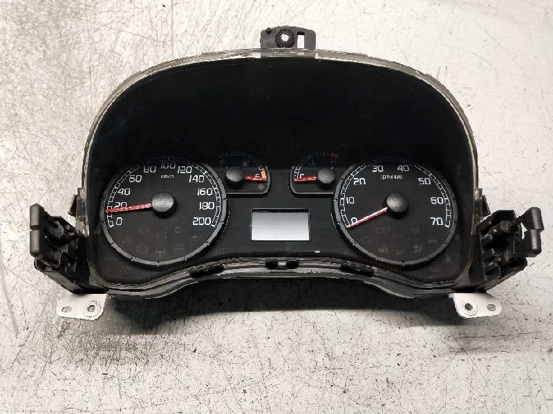 Recambio de cuadro instrumentos para fiat punto berlina (188) 1.2 8v active referencia OEM IAM 46833368 4 90271 503000460300 C14