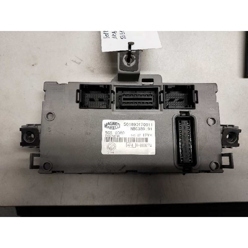 Recambio de caja reles / fusibles para alfa romeo 159 (140) 1.9 jtd (m) 16v cat referencia OEM IAM 501890170011 NBC93991 5051008