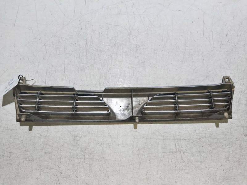 Recambio de rejilla delantera para nissan sunny berlina (n14) 2.0 diesel referencia OEM IAM   