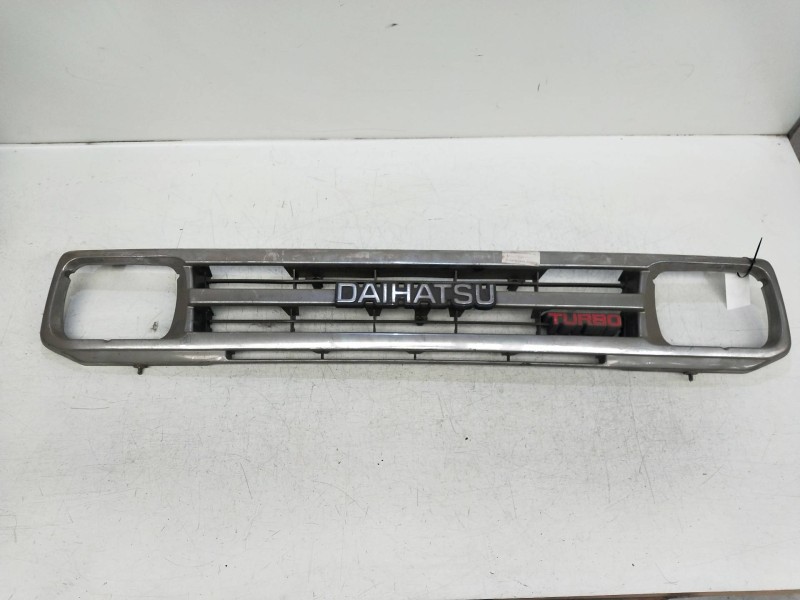 Recambio de rejilla delantera para daihatsu rocky 2.8 td referencia OEM IAM   