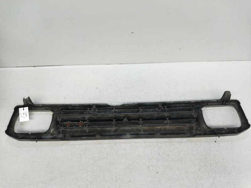 Recambio de rejilla delantera para daihatsu rocky 2.8 td referencia OEM IAM   