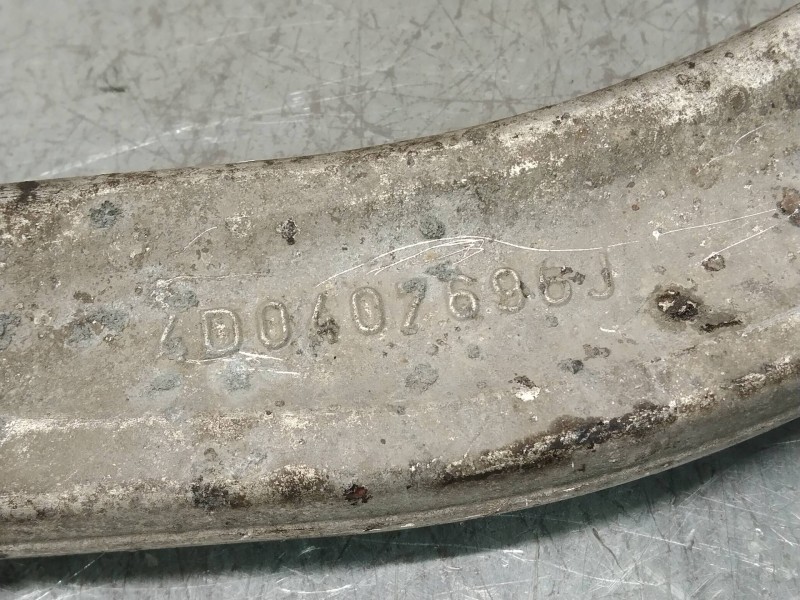 Recambio de brazo suspension inferior delantero derecho para audi a4 berlina (b5) 1.9 tdi referencia OEM IAM 4D0407696J  