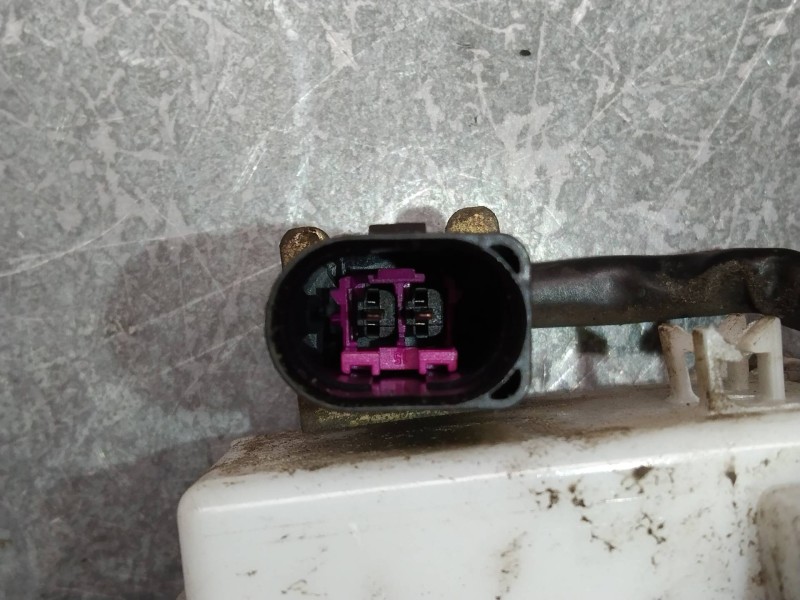 Recambio de motor cierre centralizado delantero derecho para seat ibiza (6k1) select referencia OEM IAM 6K3837016D  3P