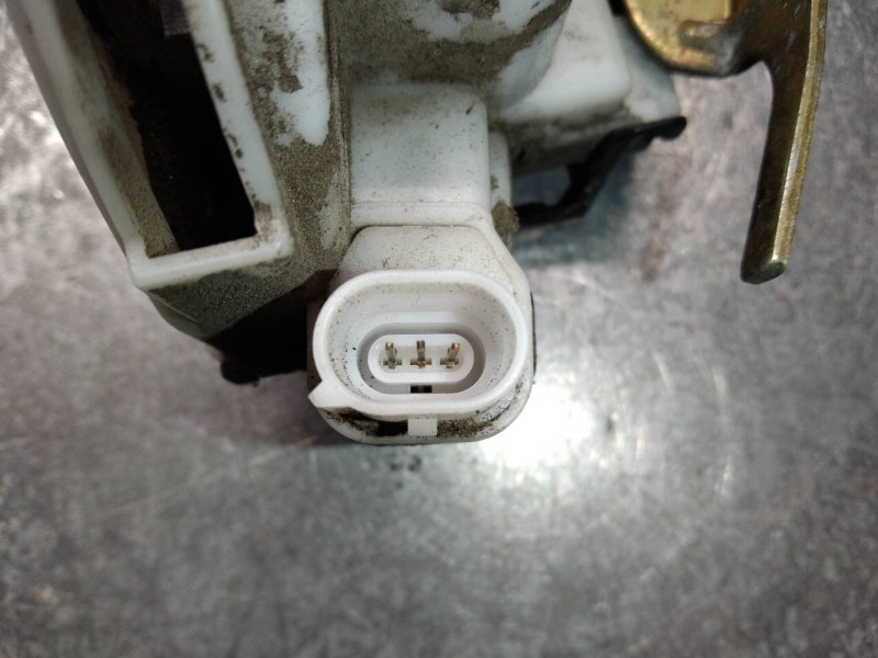 Recambio de motor cierre centralizado delantero derecho para seat ibiza (6k1) select referencia OEM IAM 6K3837016D  3P