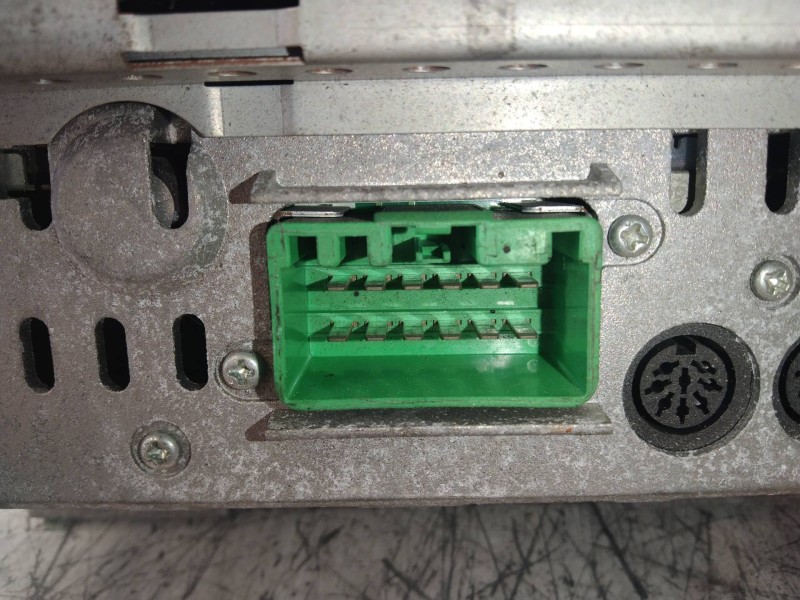 Recambio de sistema audio / radio cd para volvo xc70 2.4 diesel cat referencia OEM IAM 86511551 30657525 