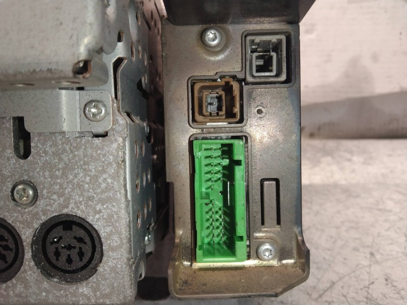 Recambio de sistema audio / radio cd para volvo xc70 2.4 diesel cat referencia OEM IAM 86511551 30657525 