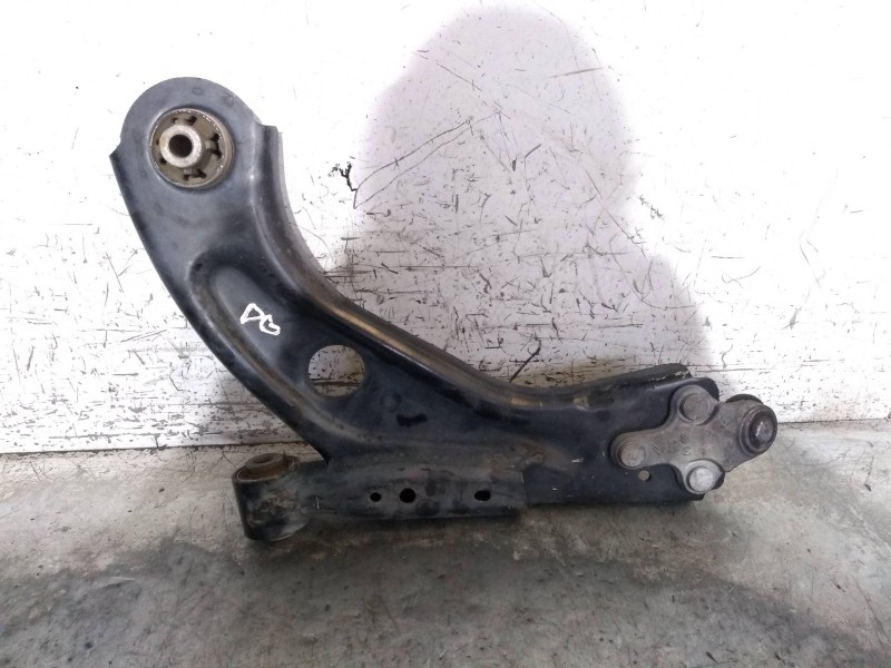 Recambio de brazo suspension inferior delantero derecho para peugeot 308 business line referencia OEM IAM   