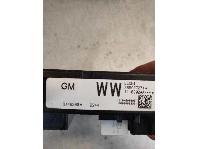 Recambio de caja reles / fusibles para opel astra j lim. excellence referencia OEM IAM 13449200 3659927271 WW 