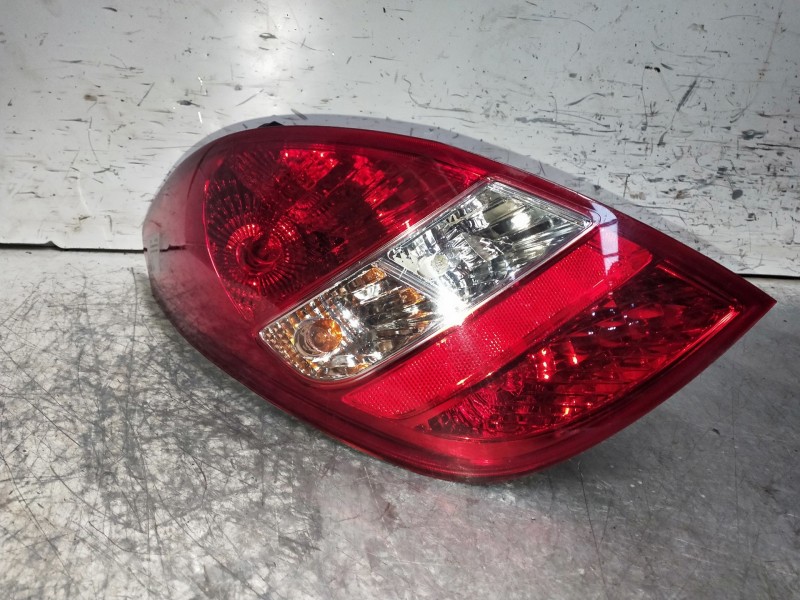 Recambio de piloto trasero izquierdo para hyundai i20 classic referencia OEM IAM 924011J000  