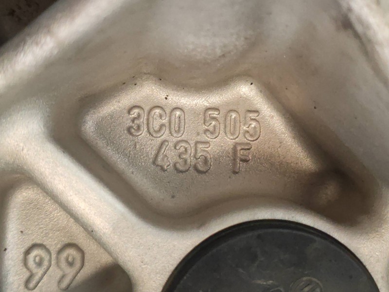 Recambio de mangueta trasera izquierda para skoda yeti active referencia OEM IAM 3C0505435F  