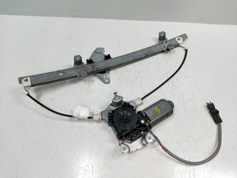 Recambio de elevalunas delantero izquierdo para nissan primera berlina (p11) 1.8 16v cat referencia OEM IAM 400439B  5P