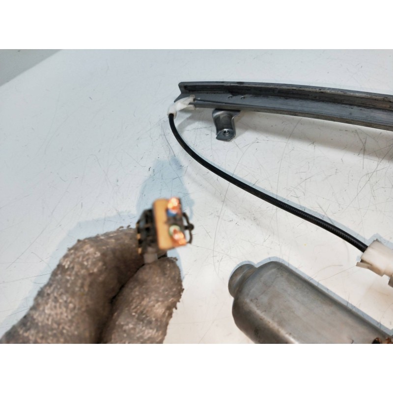 Recambio de elevalunas delantero izquierdo para nissan primera berlina (p11) 1.8 16v cat referencia OEM IAM 400439B  5P