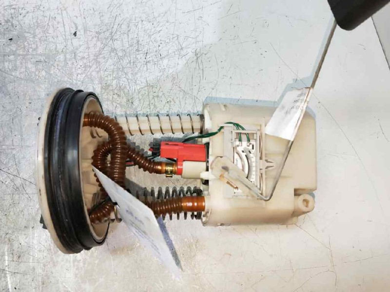 Recambio de bomba combustible para ford fiesta (cbk) ambiente referencia OEM IAM KWN831 AFORADOR 