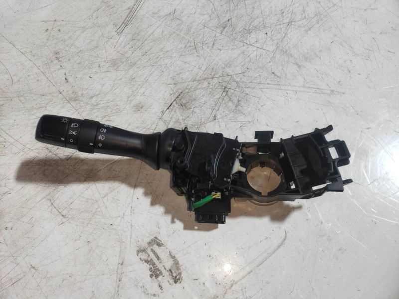 Recambio de mando luces para toyota yaris hybrid active referencia OEM IAM 17F938  