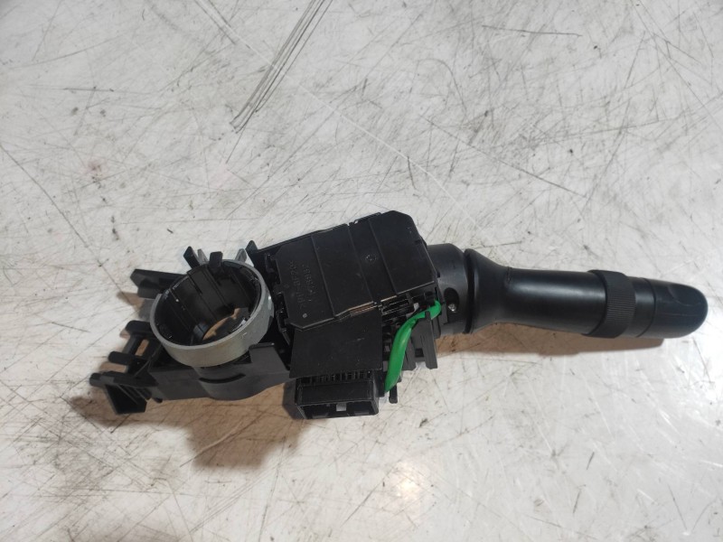 Recambio de mando luces para toyota yaris hybrid active referencia OEM IAM 17F938  