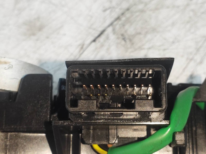 Recambio de mando luces para toyota yaris hybrid active referencia OEM IAM 17F938  