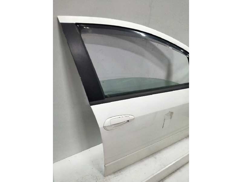 Recambio de puerta delantera derecha para fiat linea (110) dynamic referencia OEM IAM   