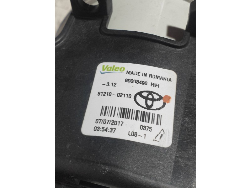 Recambio de faro antiniebla derecho para toyota yaris hybrid active referencia OEM IAM 90008490 8121002110 
