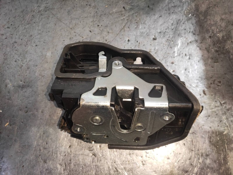 Recambio de motor cierre centralizado delantero derecho para bmw serie 5 touring (f11) 530d xdrive referencia OEM IAM 7229458  