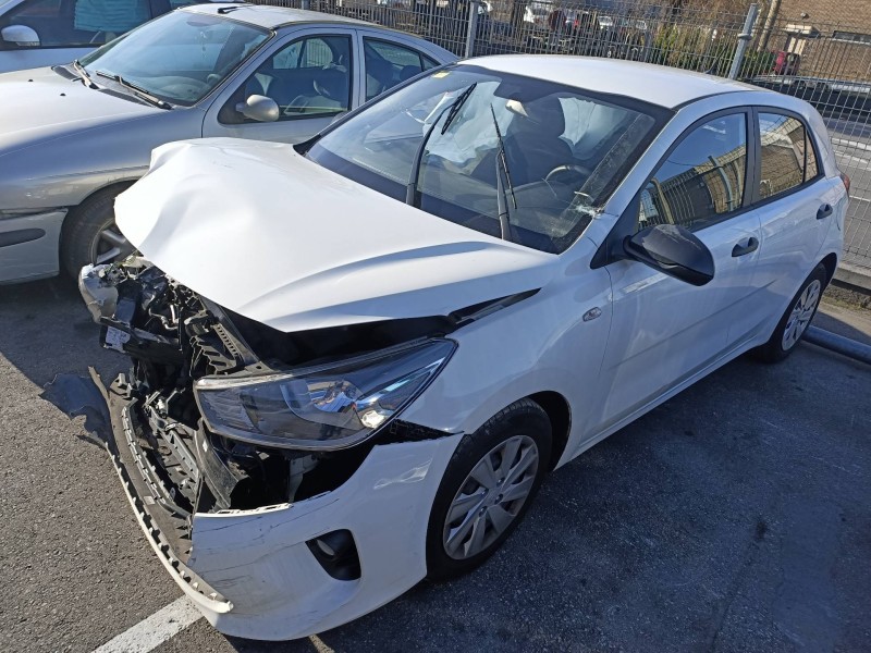 kia rio (yb) del año 2017