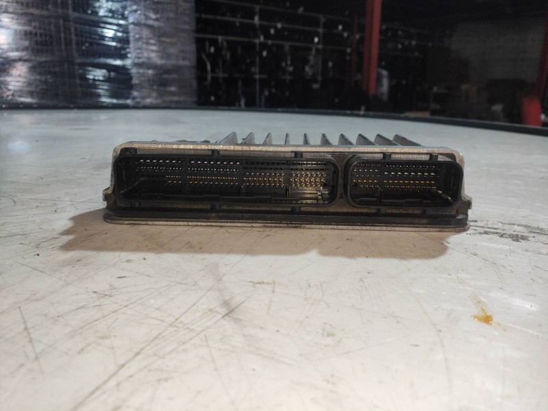 Recambio de centralita motor uce para toyota yaris hybrid active referencia OEM IAM 896610U230  MB2762002821