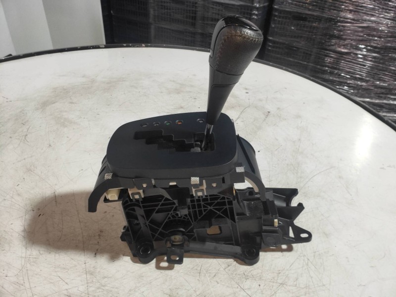 Recambio de palanca cambio para toyota yaris hybrid active referencia OEM IAM   