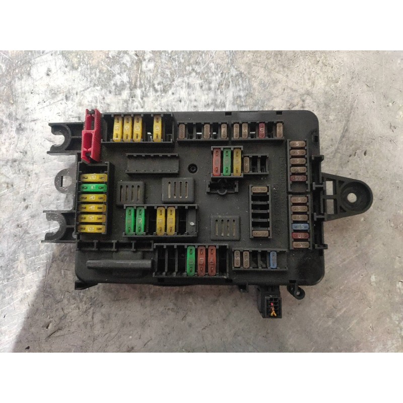 Recambio de caja reles / fusibles para bmw serie 4 gran coupe (f36) 420d referencia OEM IAM 938907001 10688710 948417 1955400000
