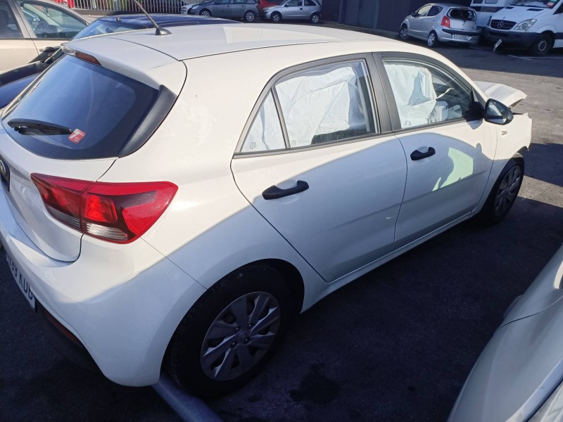 kia rio (yb) del año 2017
