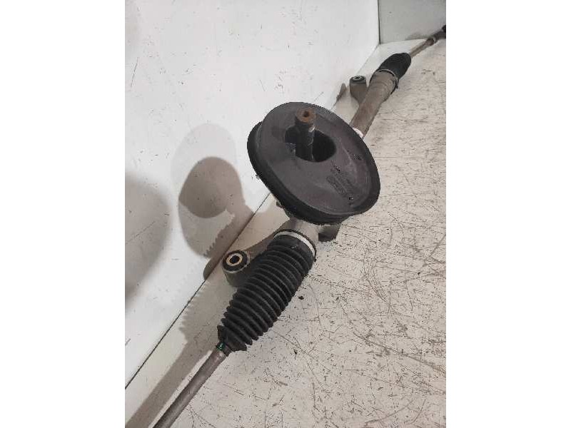 Recambio de cremallera direccion para ford fiesta (ccn) black edition referencia OEM IAM 8V513200CK  1877055