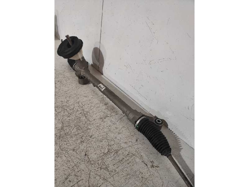 Recambio de cremallera direccion para ford fiesta (ccn) black edition referencia OEM IAM 8V513200CK  1877055