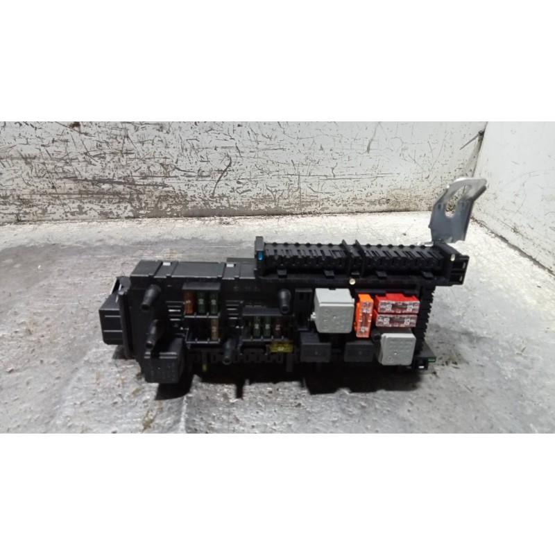 Recambio de caja reles / fusibles para mercedes clase c (w204) coupe c 220 cdi blueefficiency (204.302) referencia OEM IAM 20490