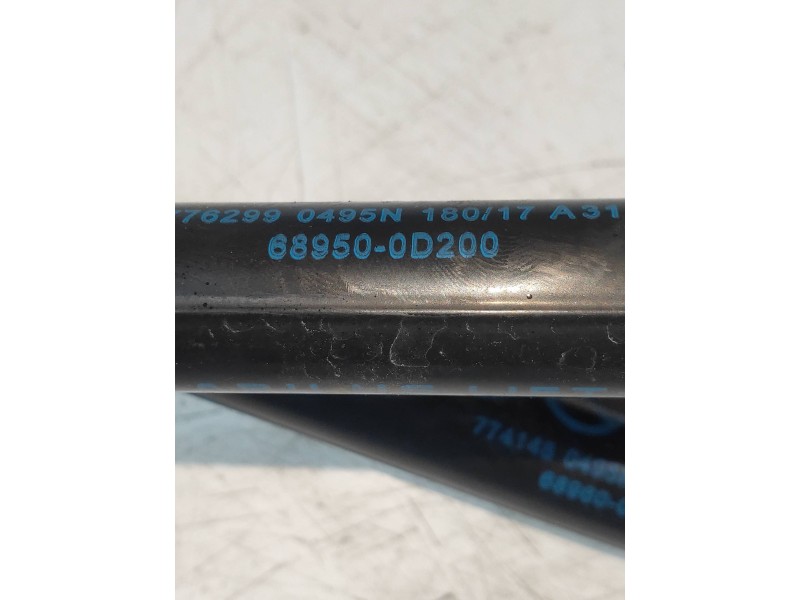 Recambio de amortiguadores maletero / porton para toyota yaris hybrid active referencia OEM IAM 689600D160 689500D200 