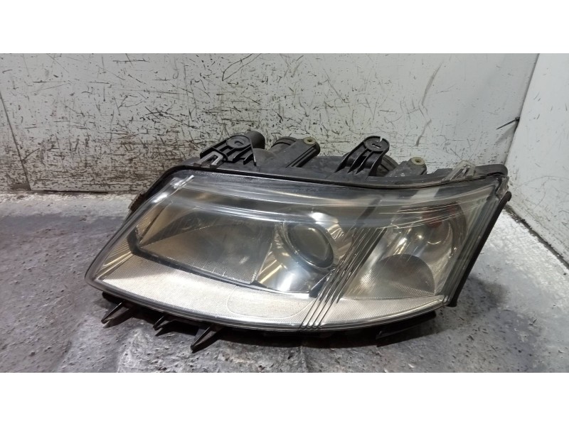 Recambio de faro izquierdo para saab 9-3 berlina 2.2 tid arc referencia OEM IAM   