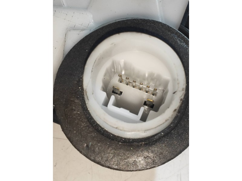 Recambio de motor cierre centralizado delantero izquierdo para toyota yaris hybrid active referencia OEM IAM   