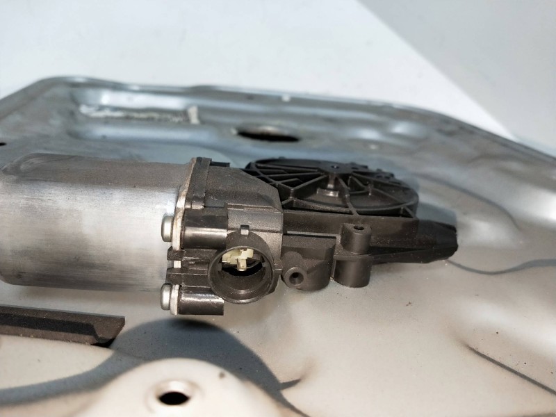 Recambio de elevalunas delantero derecho para nissan qashqai (j10) referencia OEM IAM   5P Recambio de elevalunas delantero derecho para nissan qashqai (j10) referencia OEM IAM   5P