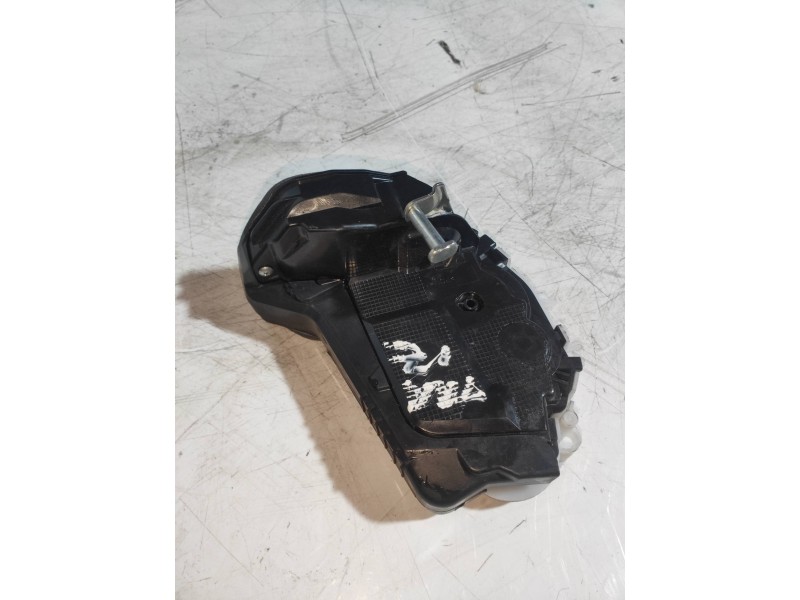 Recambio de motor cierre centralizado trasero izquierdo para toyota yaris hybrid active referencia OEM IAM   
