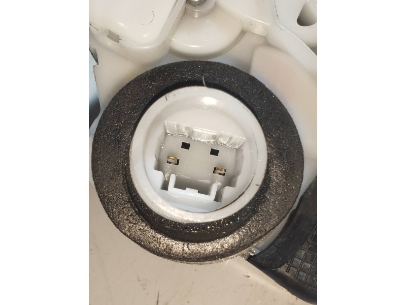 Recambio de motor cierre centralizado trasero izquierdo para toyota yaris hybrid active referencia OEM IAM   