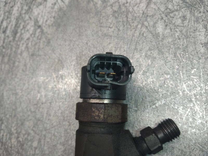 Recambio de inyector para opel insignia berlina cosmo referencia OEM IAM 0445110327  