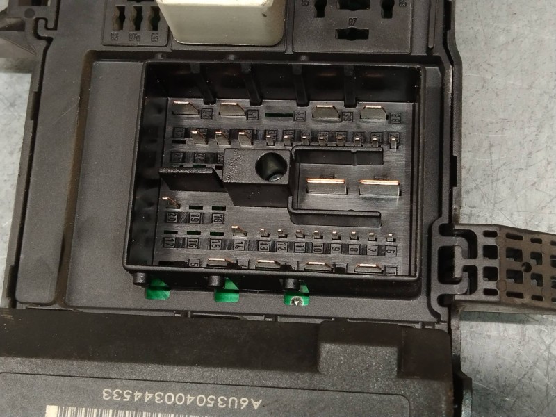 Recambio de caja reles / fusibles para saab 9-3 berlina 2.2 tid arc referencia OEM IAM 12801759  