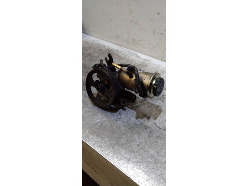 Recambio de bomba direccion para toyota yaris (ncp1/nlp1/scp1) 1.3 t3 referencia OEM IAM   