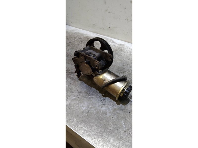 Recambio de bomba direccion para toyota yaris (ncp1/nlp1/scp1) 1.3 t3 referencia OEM IAM   