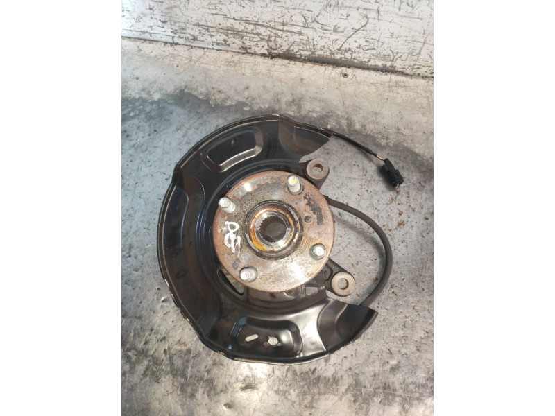 Recambio de mangueta delantera derecha para toyota yaris hybrid active referencia OEM IAM   