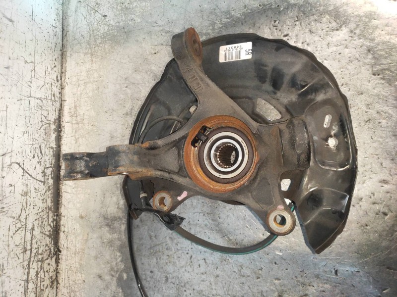 Recambio de mangueta delantera derecha para toyota yaris hybrid active referencia OEM IAM   