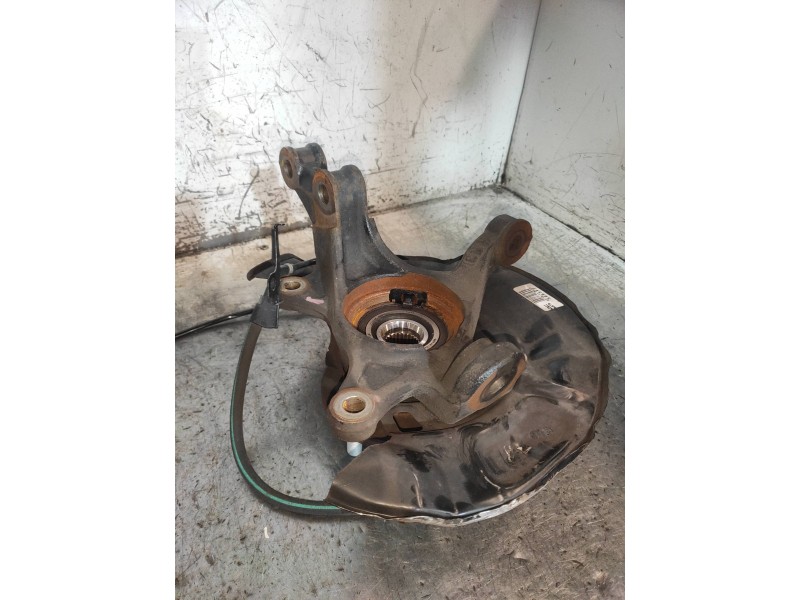 Recambio de mangueta delantera derecha para toyota yaris hybrid active referencia OEM IAM   