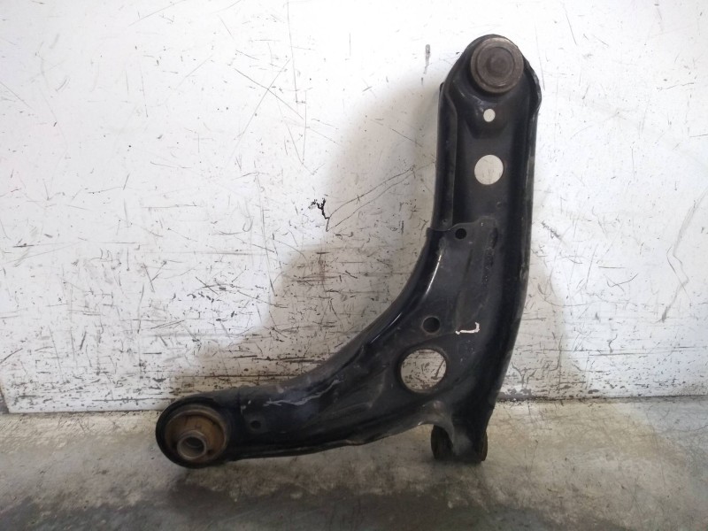Recambio de brazo suspension inferior delantero derecho para toyota yaris hybrid active referencia OEM IAM   