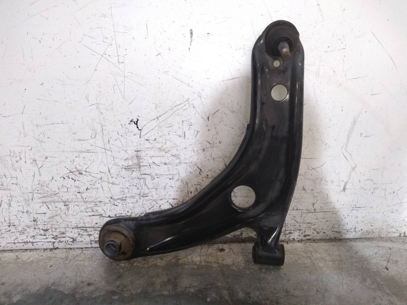 Recambio de brazo suspension inferior delantero izquierdo para toyota yaris hybrid active referencia OEM IAM   